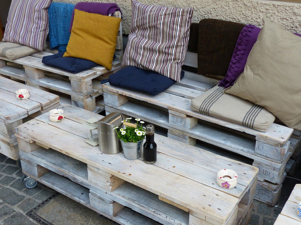 Adding The Finishing Touches To Your Garden With Pallet Seating
