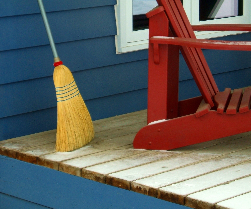 How to Protect Your Deck for Cold Weather: Winter Patio Tips